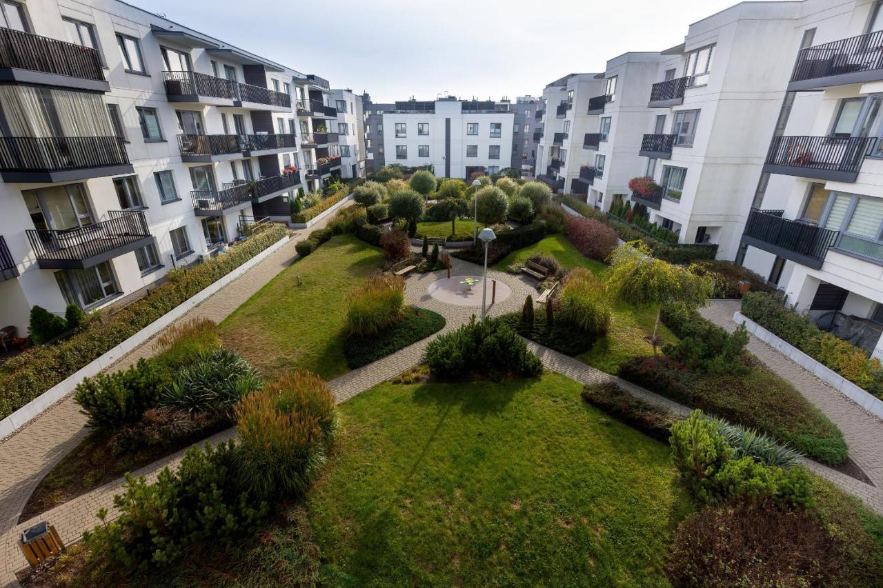Cozy Apartment Gieysztora Wilanow By Noclegi Renters Varsó Kültér fotó