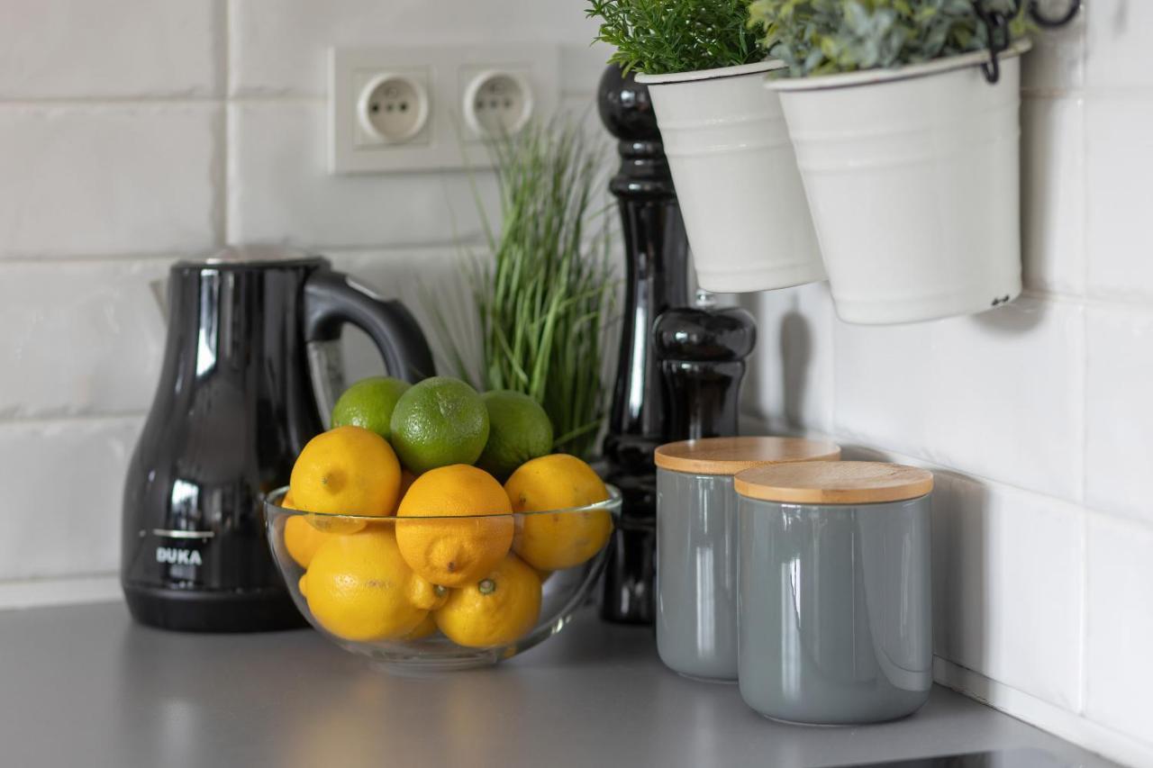 Cozy Apartment Gieysztora Wilanow By Noclegi Renters Varsó Kültér fotó