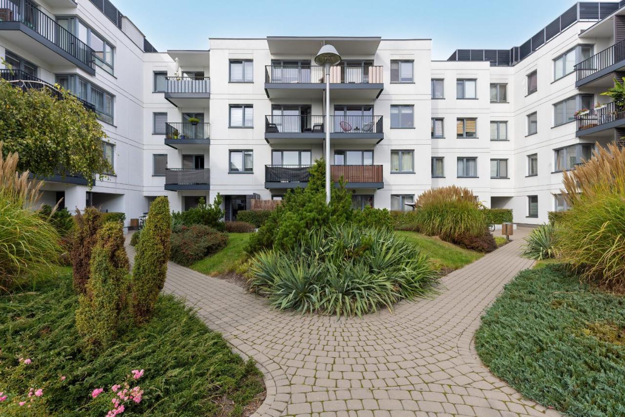 Cozy Apartment Gieysztora Wilanow By Noclegi Renters Varsó Kültér fotó
